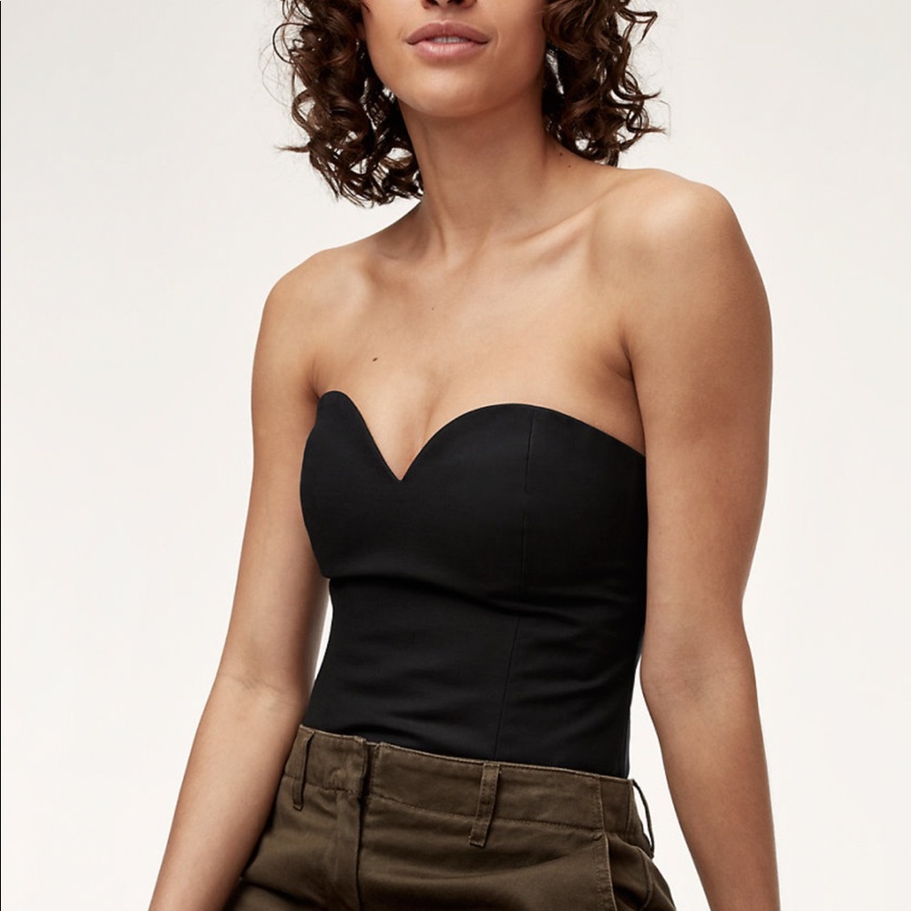 Aritzia - talula sweetheart crop top